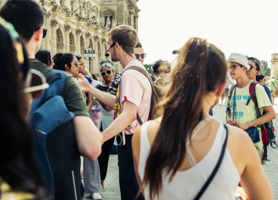 Tour guide and tourists